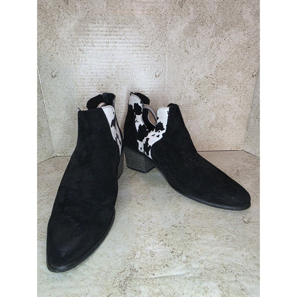Pierre Dumas Cow Print Chunky Block Heel booties Women Sz 7.5 Rear Zipper Shoes